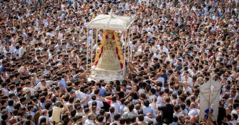 Fe, alegría y amor andaluz: los Caminos del Rocío, una de las peregrinaciones más emblemáticas de España
