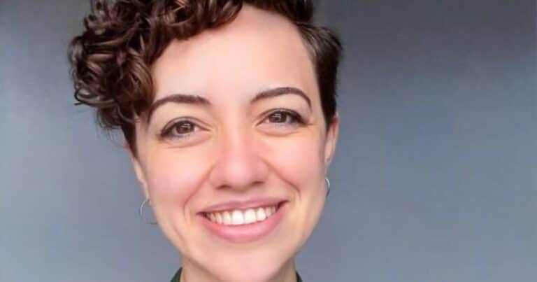 Marina Elena Pfeifer, psicóloga: «Enseñar no es solo una actividad intelectual, es profundamente emocional; las emociones de los docentes no son un efecto secundario del proceso educativo, sino que constituyen un factor determinante»