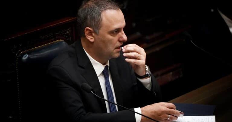«A 10 del quórum»: la oposición junta los votos en Diputados para avanzar sobre Adorni