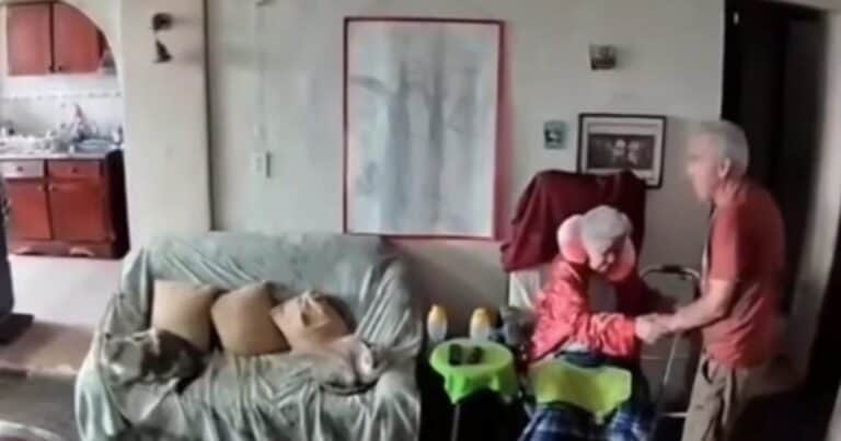 «Amor, no te vayas», el conmovedor video de una pareja de ancianos en medio del terremoto en Venezuela