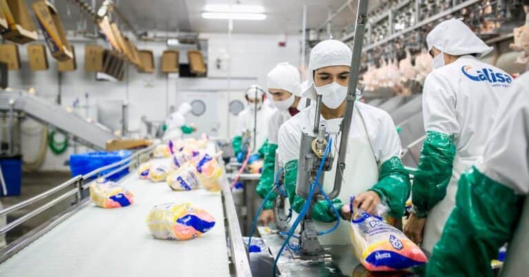 Maquinaria usada: el Gobierno baja el costo y simplifica la importación de líneas de producción