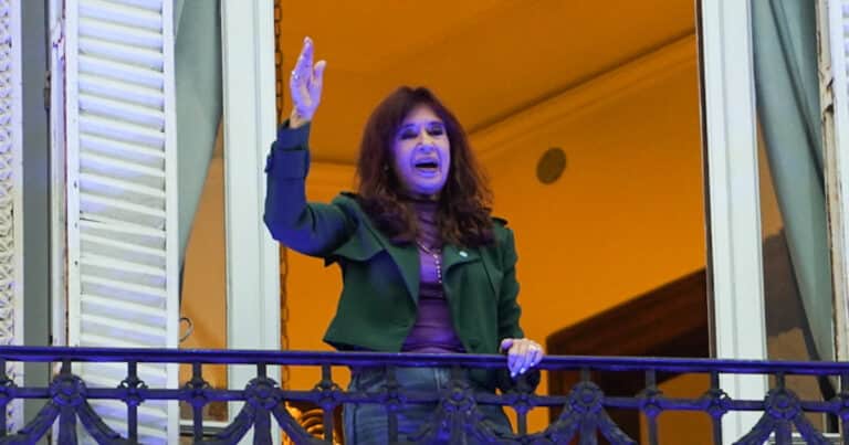 Por la intimación de la Justicia, suspenden actos frente a la casa de Cristina: el sábado, marcha a Parque Lezama