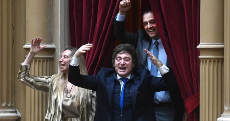 Javier Milei y sus medidas, EN VIVO: el Presidente cierra filas con Adorni, mientras crecen las dudas sobre si el jefe de Gabinete expondrá en el Senado