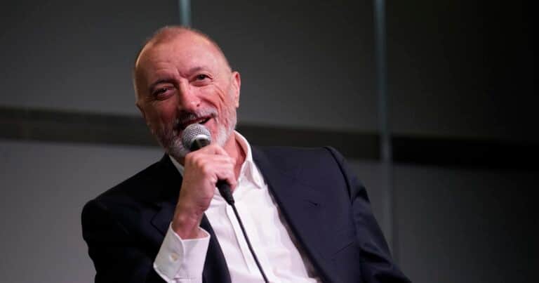 «Zafio comportamiento, sucias maneras y mal perder», la lapidaria crítica del escritor español Arturo Pérez-Reverte contra los jugadores de la Selección Argentina