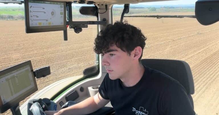 Javier, 28 años, agricultor: “Dejé mi trabajo como programador, la verdad es que no me gustaba. Fue una época bastante mala de mi vida y en el campo encontré mi pasión”