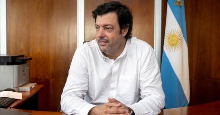 Interna oficial: el Gobierno desplazó a un funcionario de Santiago Caputo tras quitarle el control de áreas clave