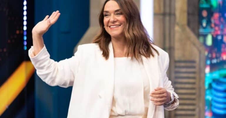 Toñi Moreno, presentadora de TV de 53 años: «Desayuno alimentos que me desinflamen. Tomo pan de centeno con pavo, tortilla francesa y café solo»