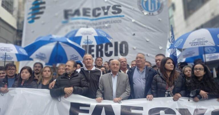 Paritarias: los empleados de Comercio firmaron un nuevo acuerdo y recibirán un aumento trimestral de 5,7%