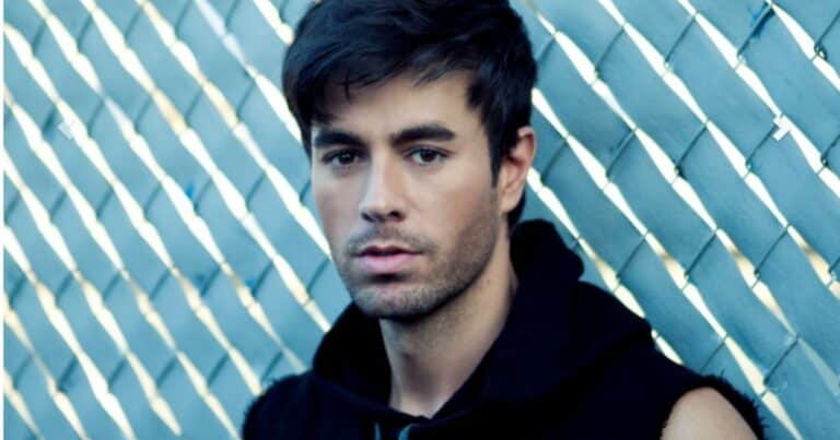 Así vive Enrique Iglesias en el «búnker de los famosos»: muelle privado y pileta infinita