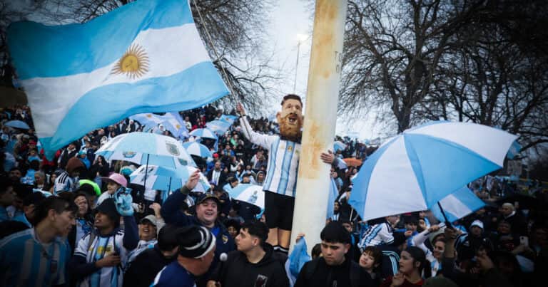 Un estudio descarta que la campaña antiargentina haya sido orquestada en redes: «La hostilidad fue real y masiva, pero su circulación fue dispersa y orgánica»
