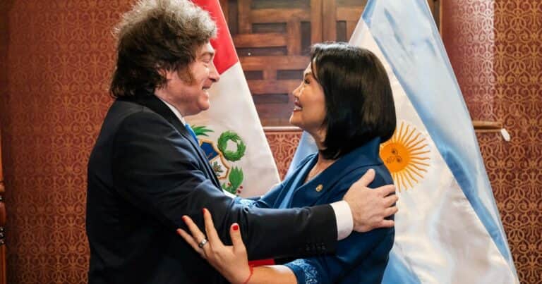 Milei participó en Perú de la asunción presidencial de Keiko Fujimori: «Tenemos un montón de amigos en común»