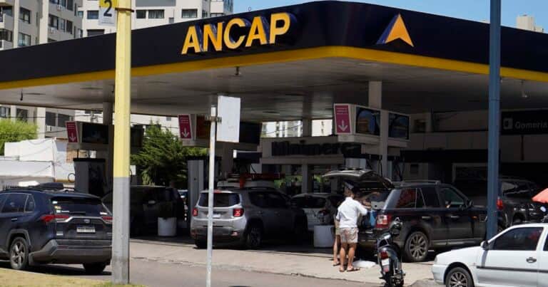 La petrolera uruguaya ANCAP canceló el operativo para abastecer de combustible a los aviones mientras realizan obras en una pista de Ezeiza