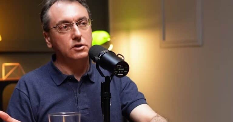 Jesús G. Maestro, catedrático de Literatura: «Nos han convencido de que el amor es totalmente mercantilizado con un Tinder y que a partir de ahí pues es mejor estar solo»
