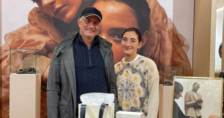 Matilde, hija de José Mourinho, sobre su padre: «Una de las enseñanzas más importantes que me ha transmitido es que se puede ser un líder fuerte sin dejar de ser amable y educado»
