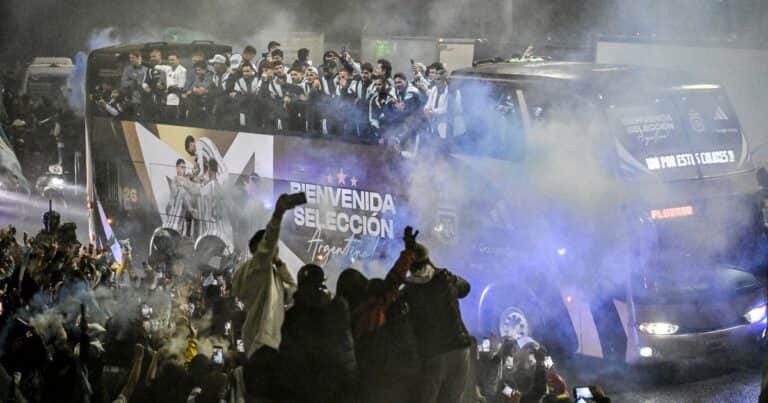 Reproches y cruces dentro del Gobierno por la estrategia para aprovechar el fervor por la Selección