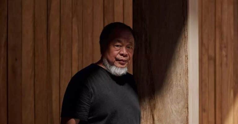 Ai Weiwei inaugura Button Up!, una monumental muestra sobre memoria, política y arte