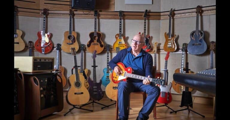 Mark Knopfler, guitarrista de 76 años, sobre Paco de Lucía: «Al verlo he entendido que no sé tocar la guitarra»