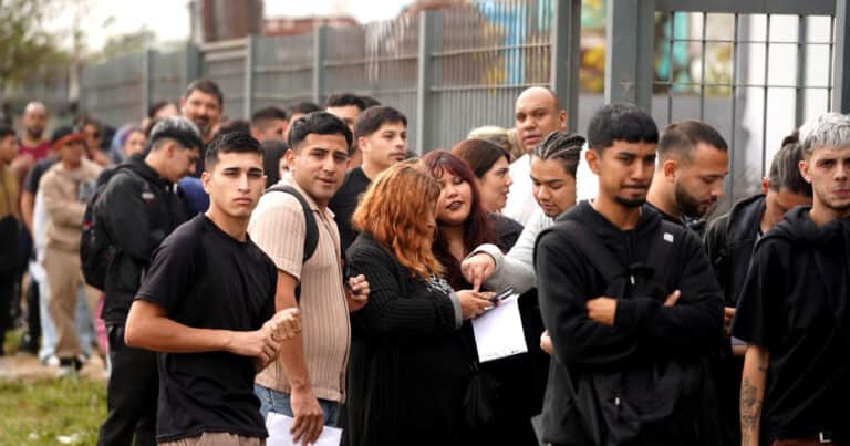 Qué pasó con el empleo en los últimos 15 años, según la UCA: mayor informalidad, autoempleo y menor calidad del trabajo en blanco