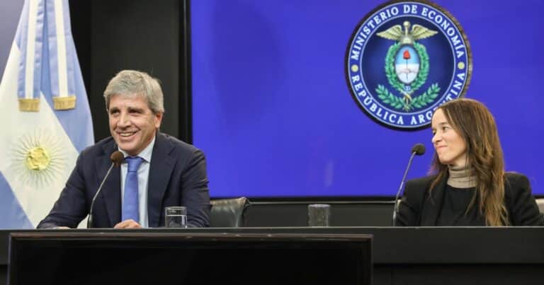 Inocencia fiscal: la inclusión de funcionarios y exfuncionarios en Ganancias simplificadas traba la nueva ley