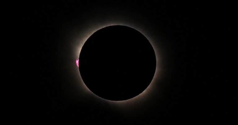 Eclipse solar total: estas son las mejores imágenes del fenómeno astronómico más esperado del año