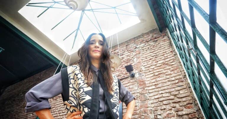 Julieta Venegas: «No habría escrito este libro, si no hubiera vivido en Buenos Aires»