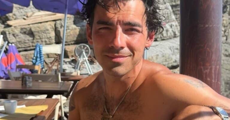 Joe Jonas, cantante, 36 años: “Alquilamos una casa en Valencia por la paella y fue extraño; todo el mundo era holandés, como un episodio de ‘Black Mirror’”