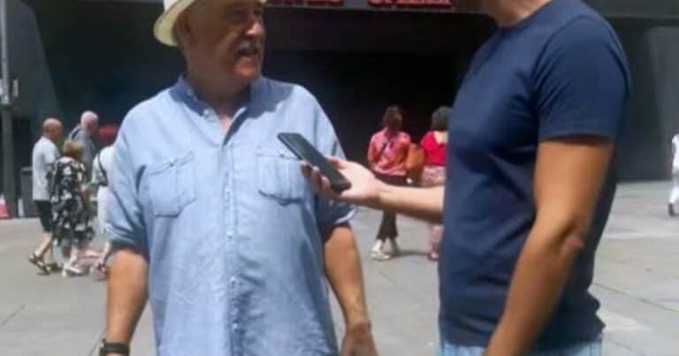 Antonio, taxista jubilado: «La noche es la vida, es para el que vive, para el que puede vivir. El día es para los obreros»