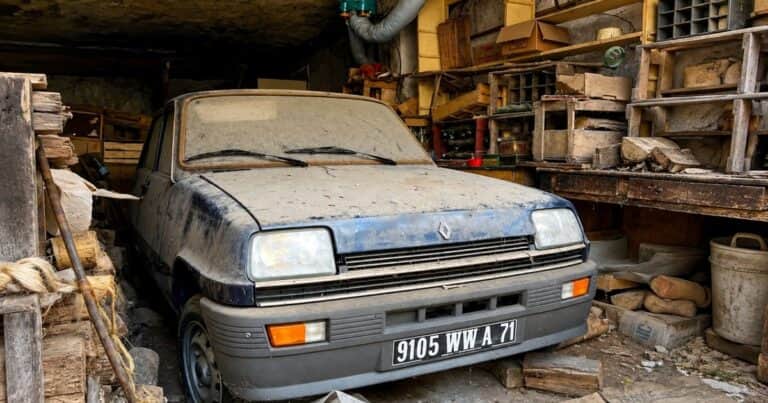 Compró un Renault 5 en 1982, nunca lo usó y 44 años después apareció casi nuevo