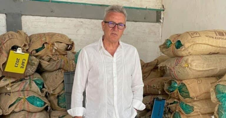 Ricardo Oteros, catador de café: «El error más habitual al prepararlo en casa no tiene que ver con el café, sino con el agua y la temperatura»