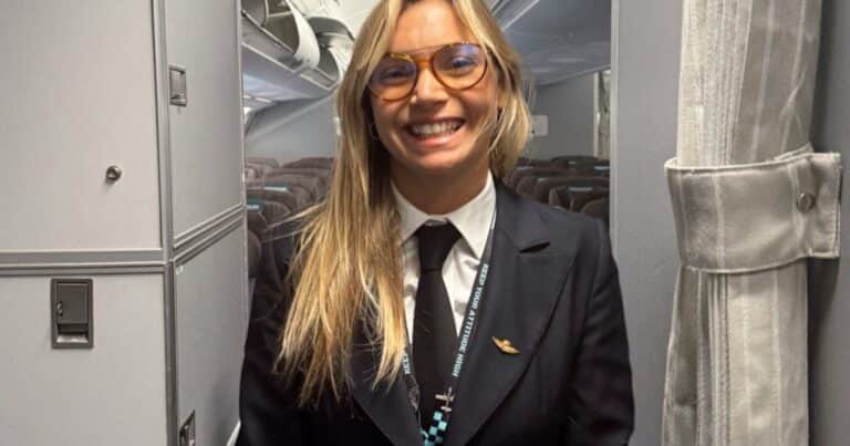 Savina Paül, piloto de avión desde los 22 años: «Me volví una persona más madura porque sentía que tenía que estar al 100% mental y físicamente para ser capaz de estar a la altura de que tantas personas confiaran sus vidas en mí»