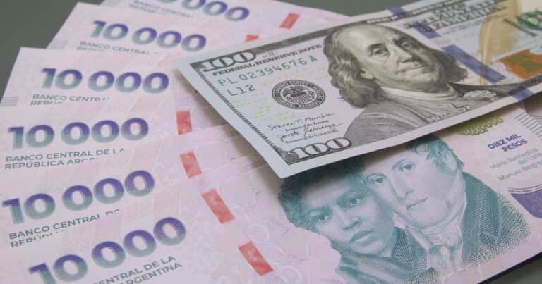 Mercado cambiario: ¿volverán los inversores a apostar por el carry trade en agosto?