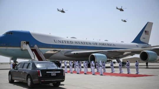 RDC: Trump volverá a viajar en el Boeing 747 que recibió de Qatar pese a las dudas sobre su seguridad