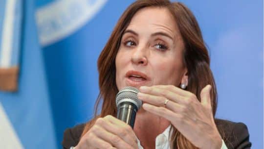 Tolosa Paz sobre la postergación del impuesto a los combustibles: "El permitido del mes de Toto"