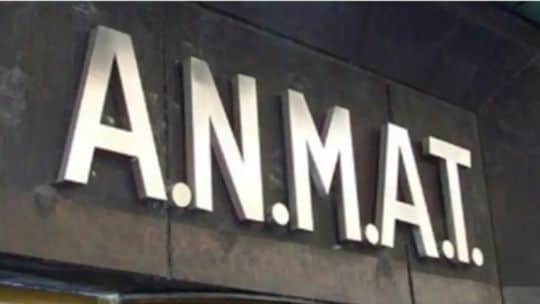ANMAT prohibió un desinfectante e implantes médicos que representan "un alto riesgo para la salud de los potenciales usuarios"