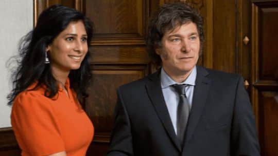 La ex número dos del FMI advirtió que Argentina tiene que ajustar el tipo de cambio y acumular reservas “más rápido”