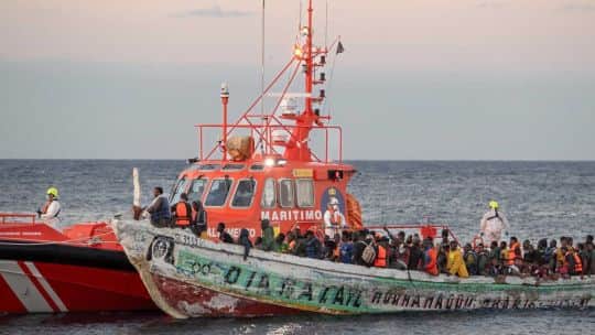 RDC: crece la tensión en Reino Unido por las protestas de grupos de ultraderecha contra la inmigración