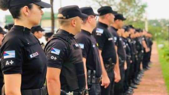 Misiones: se entregó un excomisario al que acusan de abusar de sus dos hijastras