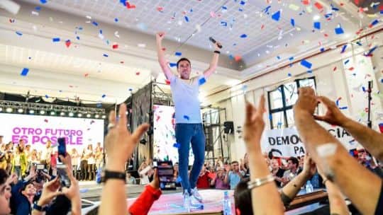 Con el “joystick” del partido, De Loredo acelera su armado provincial para 2027