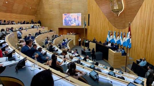 En plena guerra de carpetazos, Agost Carreño insiste con nuevas reglas de control para los asesores