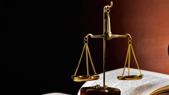 En Ronda de Corresponsales analizaron el conflicto judicial entre Estados Unidos y Reino Unido por las bases militares