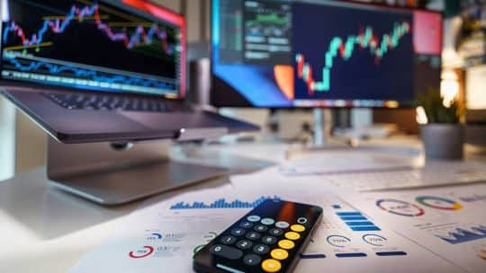 El Riesgo País suma cuatro unidades y se ubica en 513 puntos en el cierre de la semana bursátil