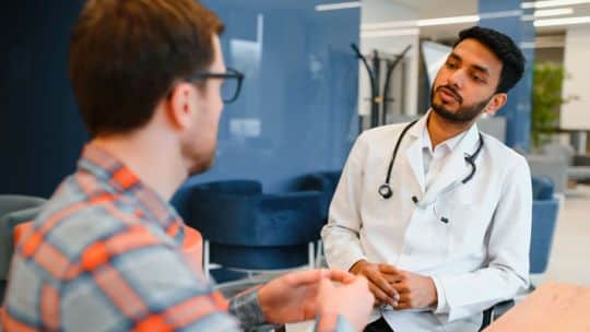 Escala salarial en los hospitales nacionales: sueldos confirmados por categoría para septiembre