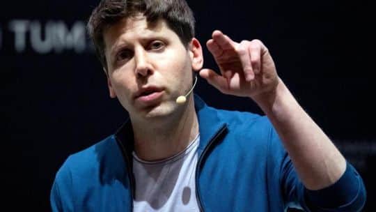 Sam Altman advirtió que hay dos formas en las que el avance de la IA "podría salir muy mal"