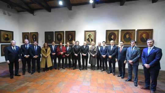 Milei llevará a más de una decena de gobernadores en su visita a París