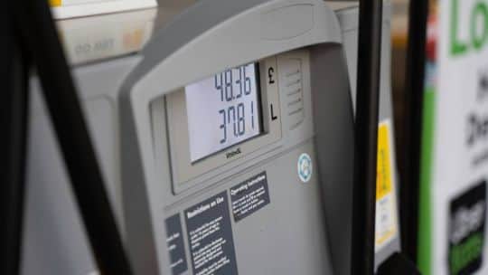 El diésel rompe récords en Europa y ya cuesta US$2,50 por litro: qué pasa con el precio en la Argentina