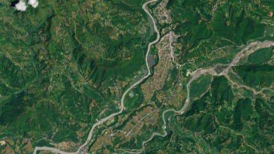 El antes y después de Nepal: los aludes arrasaron pueblos y dejaron más de 300 muertos y miles de desaparecidos