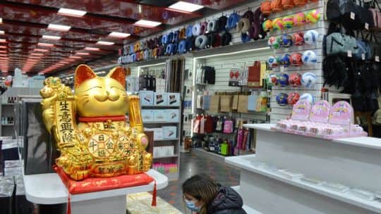 Radiografía del centro: irrupción de bazares chinos y preocupación por caída en las ventas