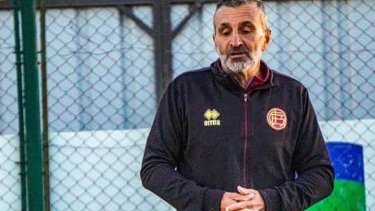 Pablo Kratina alerta por la presión sobre los chicos: “Pierden la infancia”