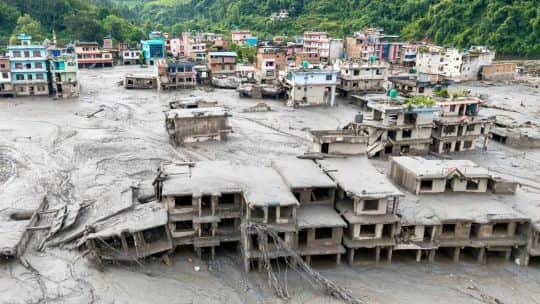 El colapso de un glaciar provocó la catástrofe en Nepal: desesperada búsqueda de desaparecidos