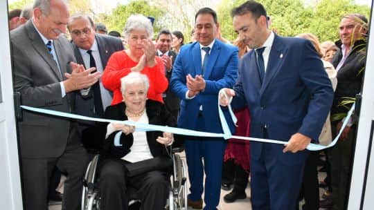 Juan Pablo Valdés inauguró un hospital y un cuartel de bomberos por el aniversario de Santa Rosa